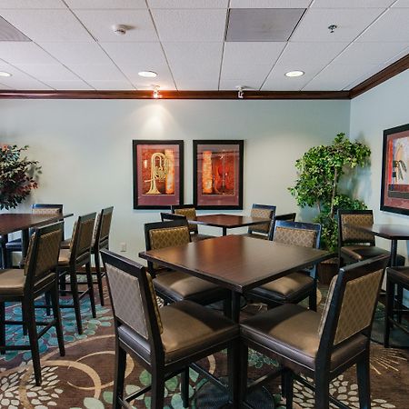 Staybridge Suites Wilmington East By Ihg Ngoại thất bức ảnh