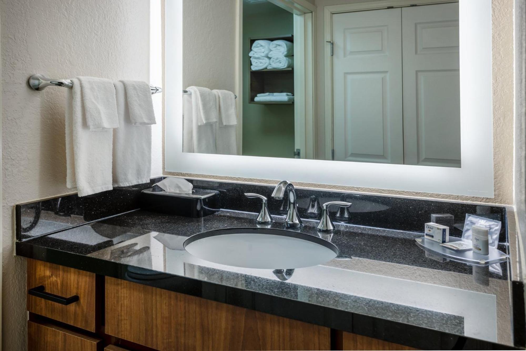 Staybridge Suites Wilmington East By Ihg Ngoại thất bức ảnh